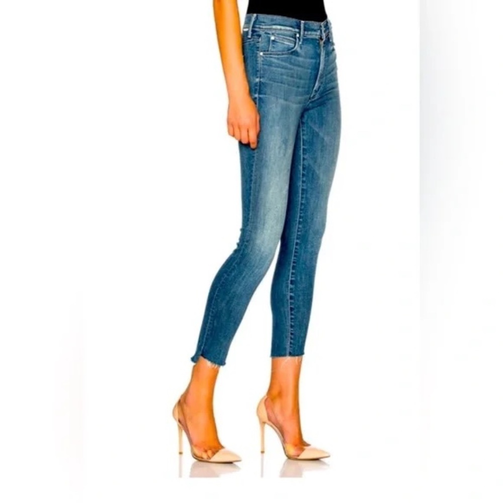 🌟 MOTHER Stunner Zip Ankle Step Fray Color: Good Girls Do Size 27🌟